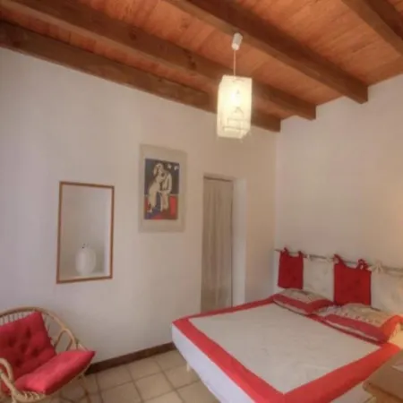 Holiday home En Pierres Locales